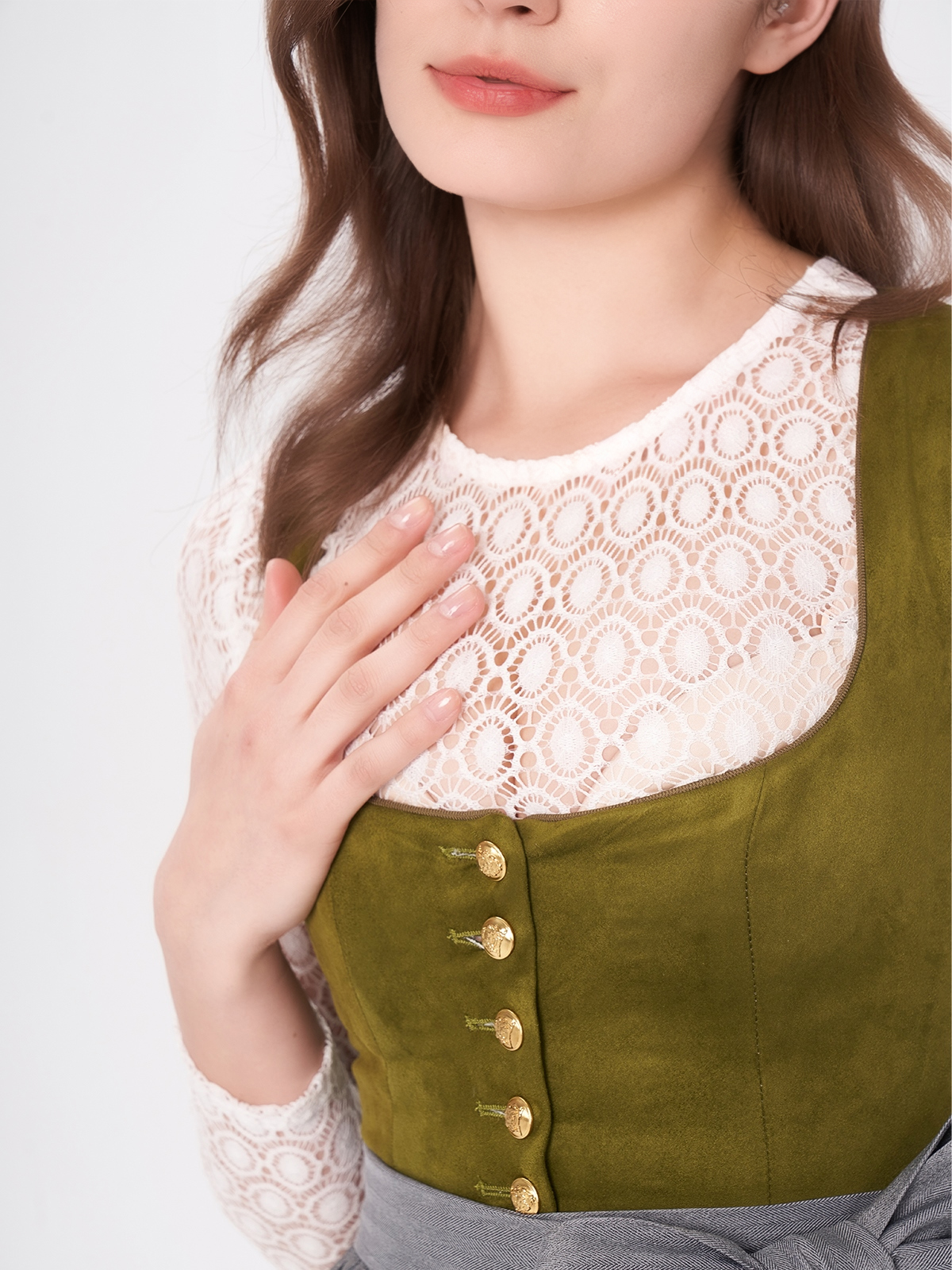 Moderne Dirndl-Bluse in Grün mit figurbetonter Passform
