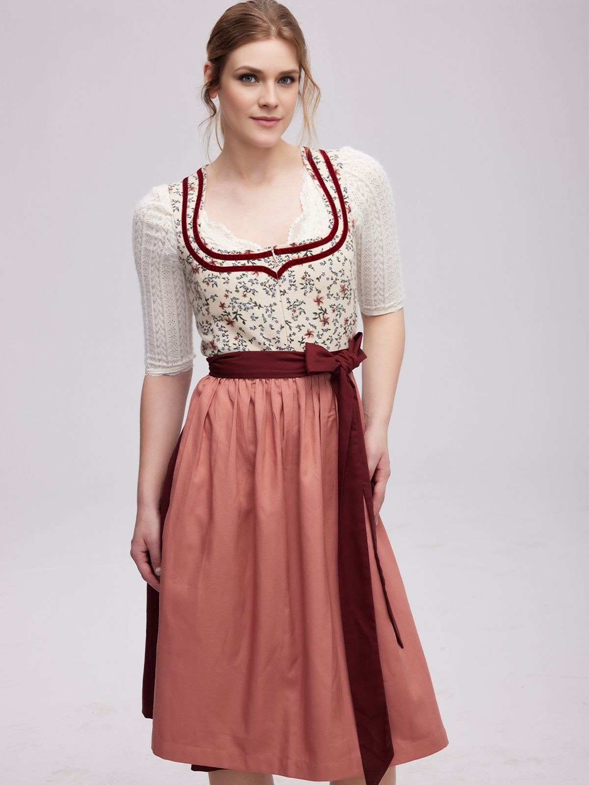 Dirndl in beige-braun