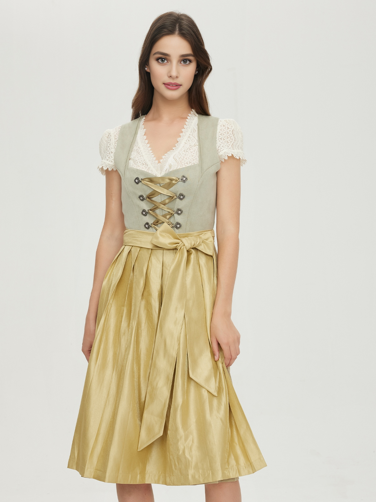 Ein atemberaubendes samt dirndl rot in Aktion