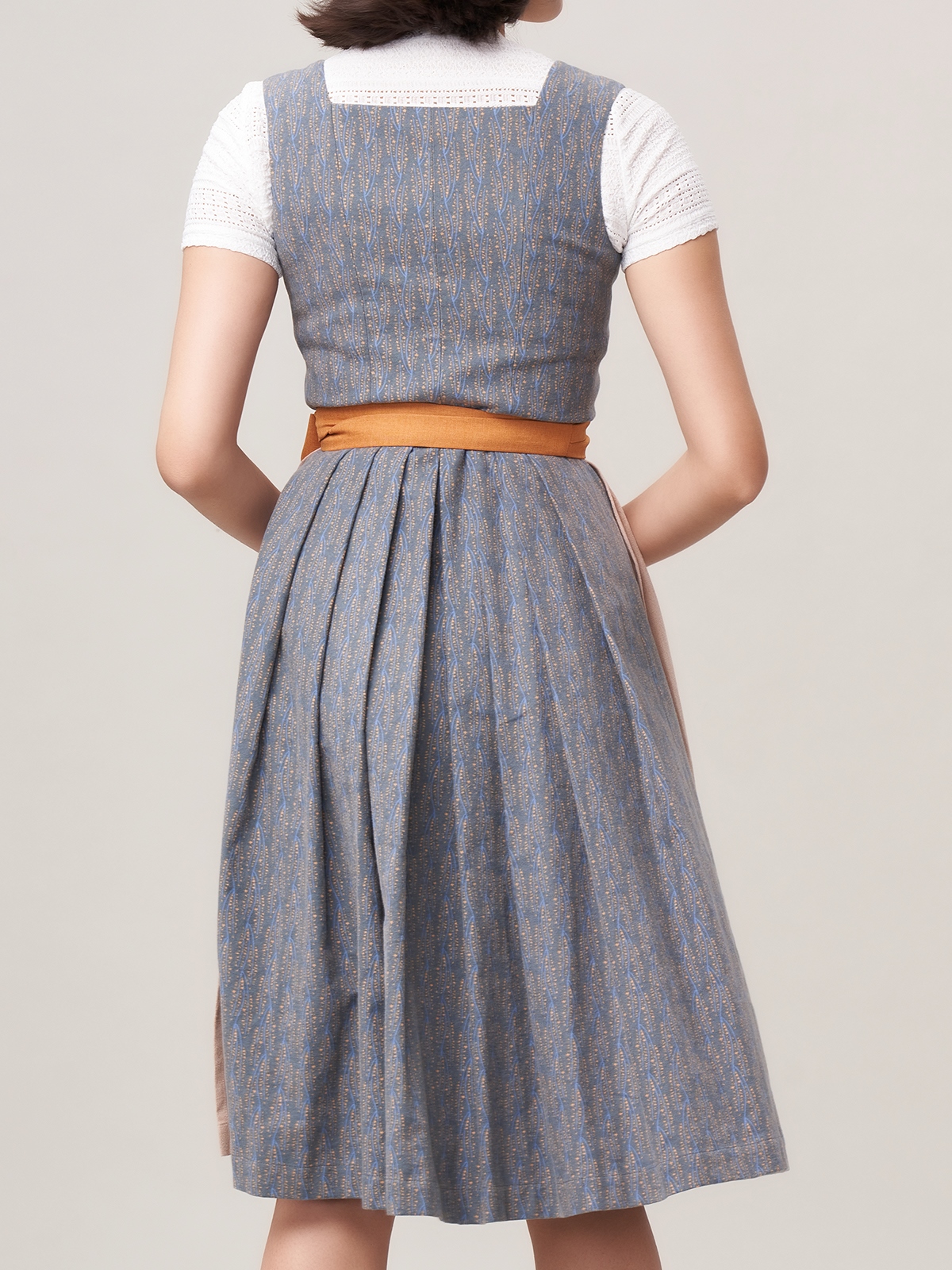 Elegante blaue Dirndlbluse mit Langarm
