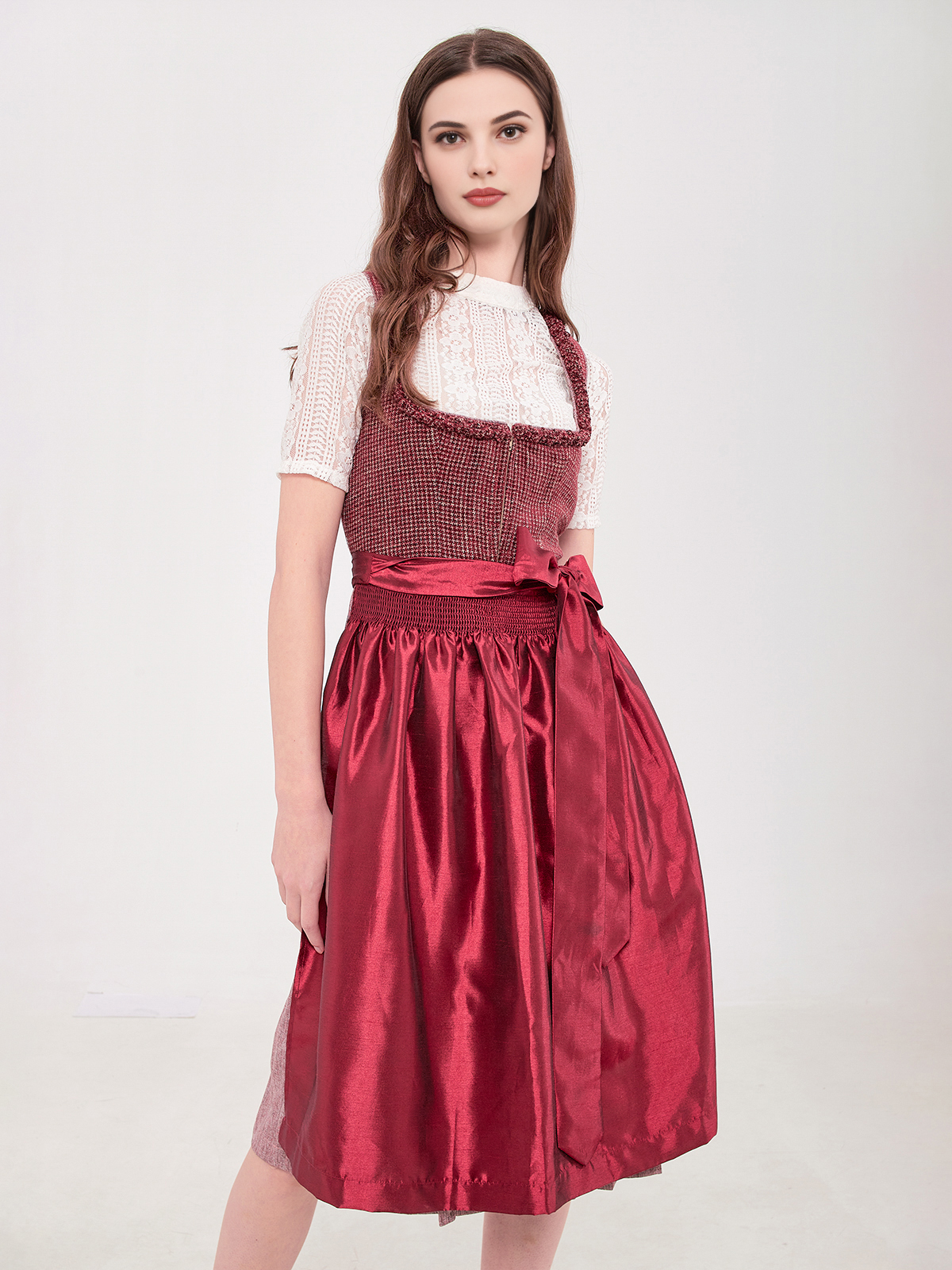 Dirndl in Rot – zeitlos und elegant