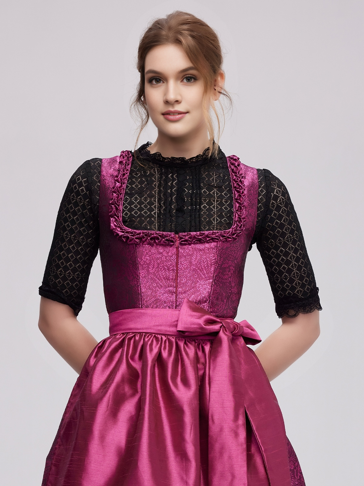 Dirndl Gelb Samt in eleganter Ausführung