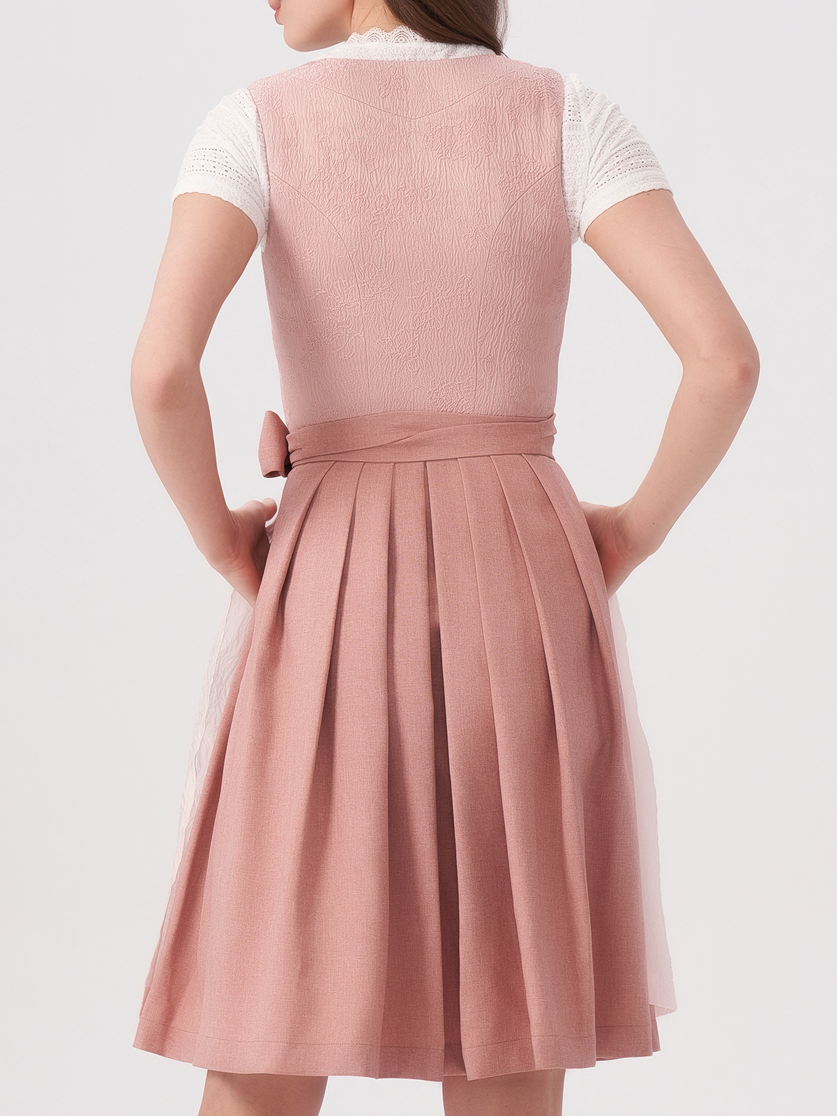 Dirndl Schwarz Grün – Eleganz trifft Frische