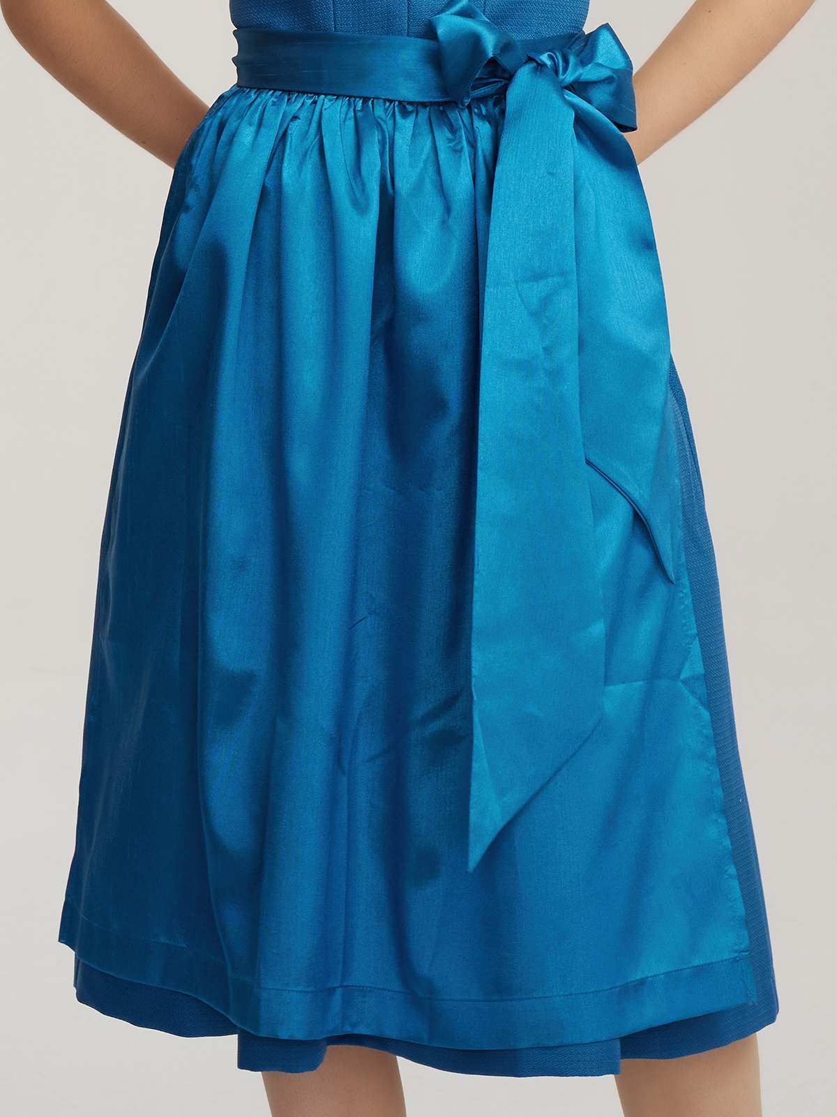 Dirndl Blau – eine stilvolle Alternative