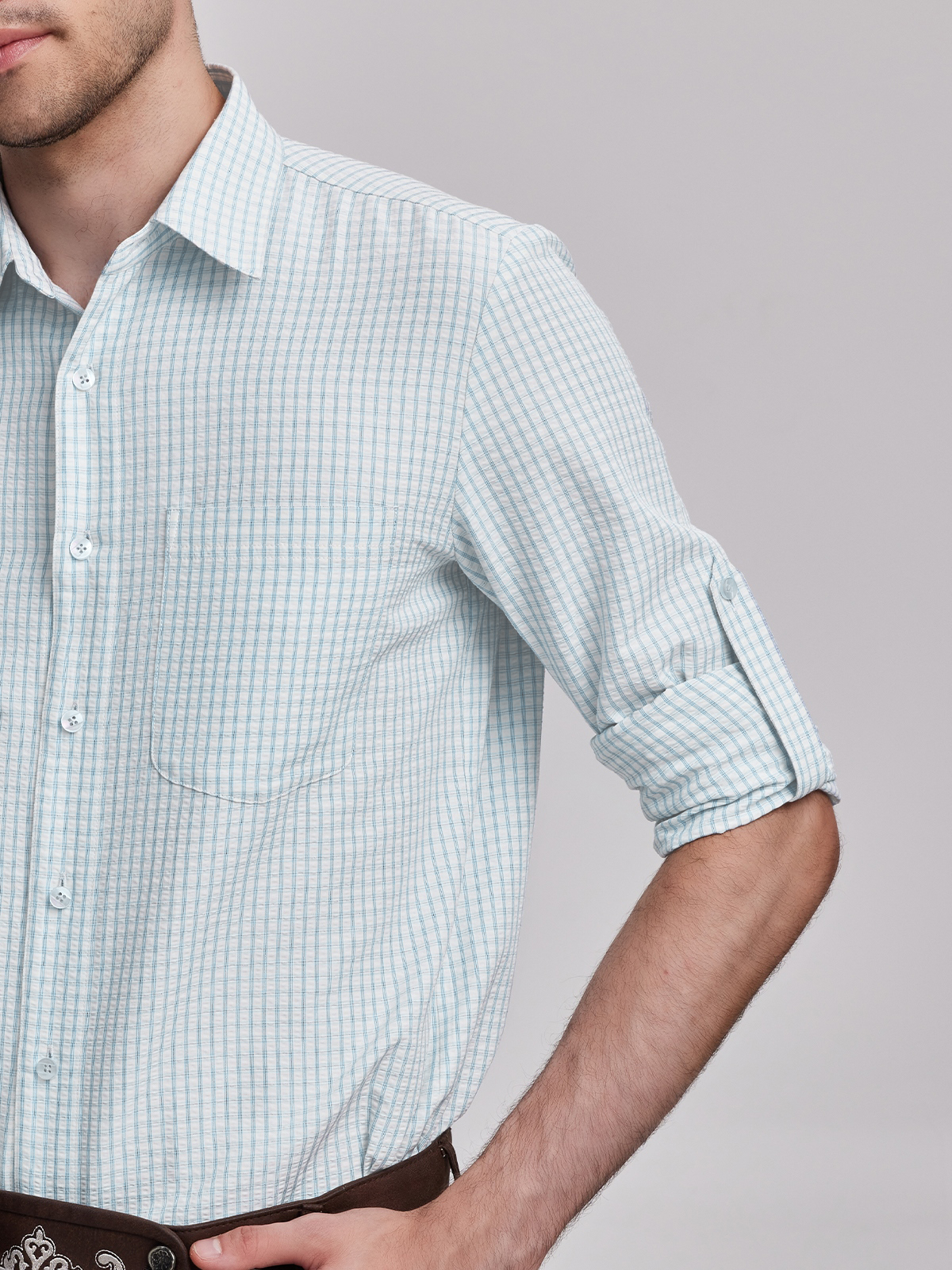 Moderne Dirndlbluse in Blau