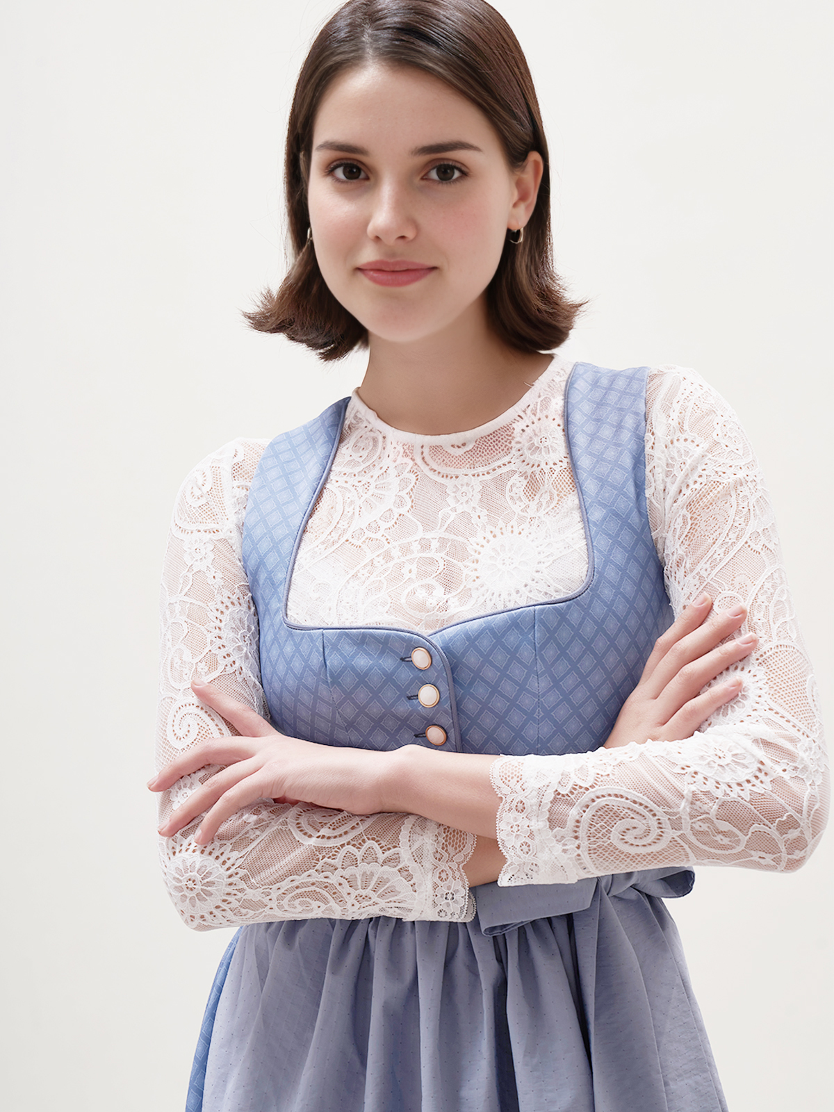 Dirndl 2024 Samt in Blau – eleganter Hingucker für festliche Anlässe