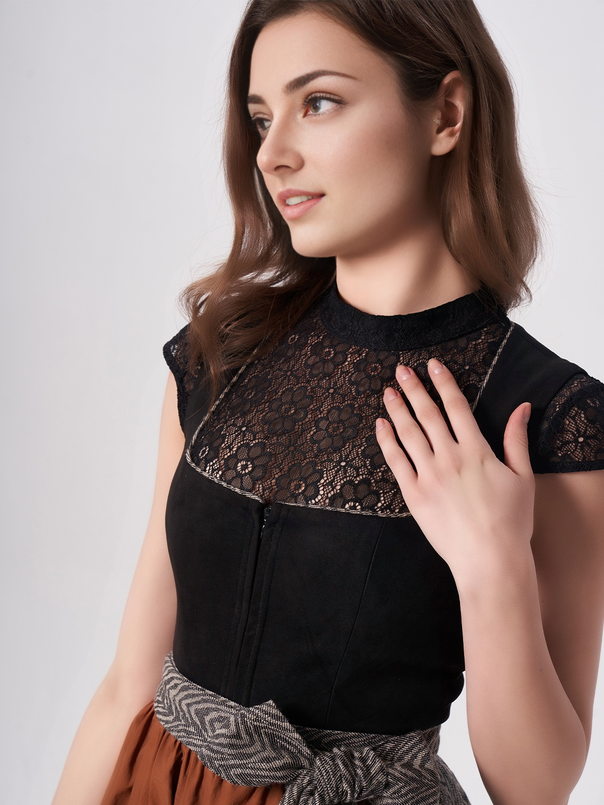 Dirndlbluse in Beige-Creme