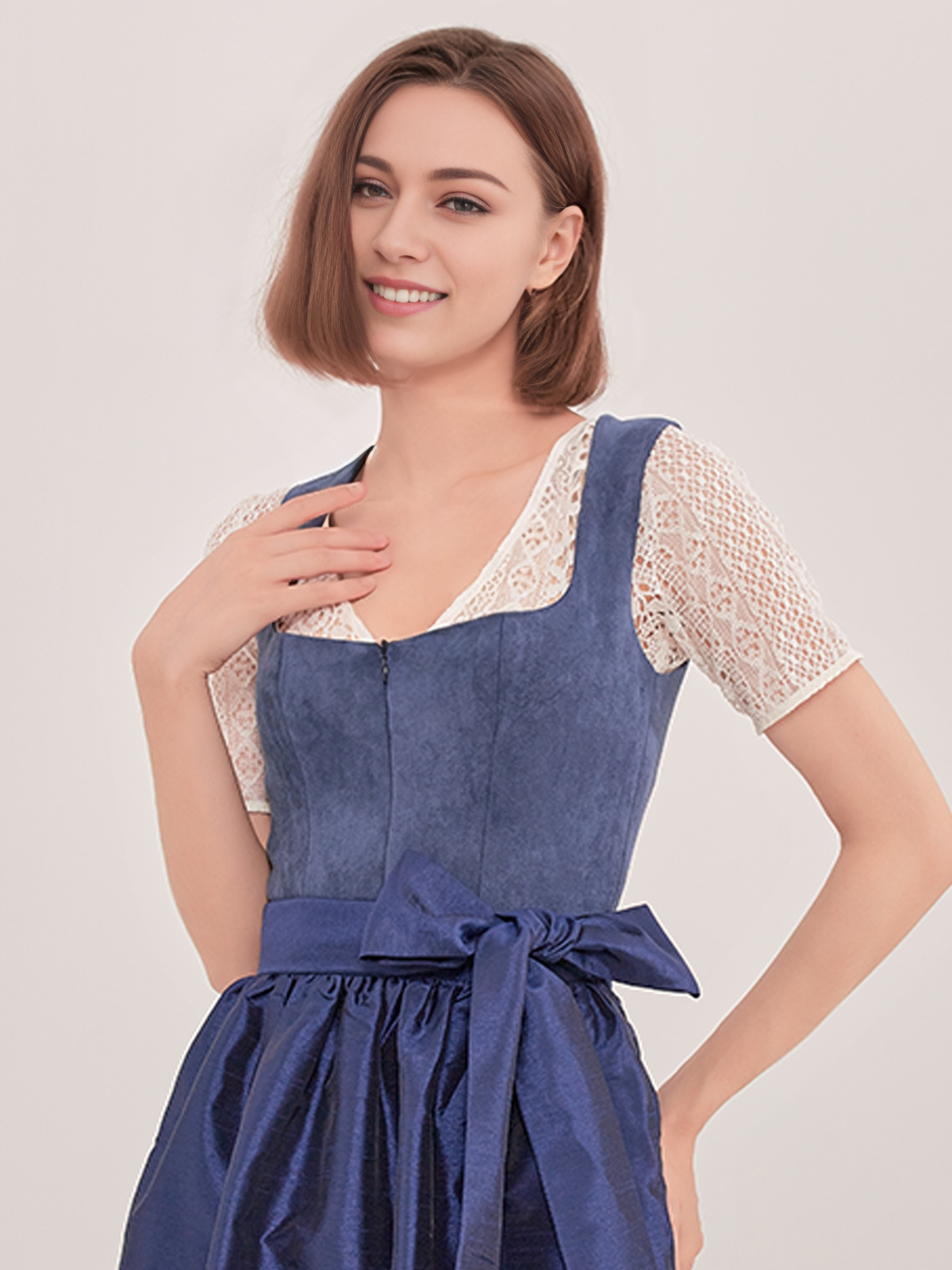Dirndlbluse Langarm in Blau